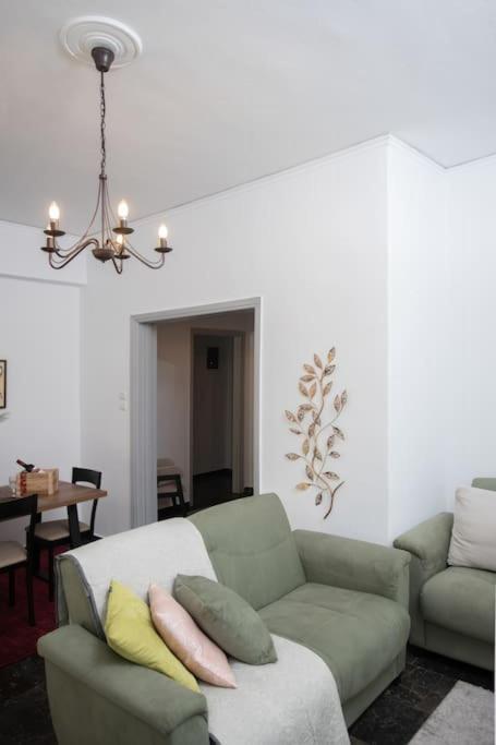 Lovely,Central, Spacious 2-Bedrooms Apartment Piraeus Exterior photo